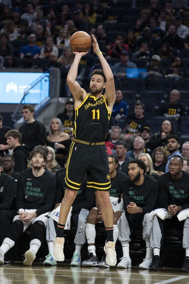 包含里程碑夜!圣安东尼奥马刺止住颓势;NBA常规赛赛前刷纪录;更衣室稳定;控场能力受关注的词条 包含里程碑夜!圣安东尼奥马刺止住颓势;NBA常规赛赛前刷纪录;更衣室稳定;控场能力受关注的词条